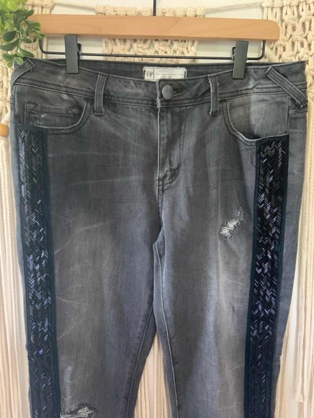 FREE PEOPLE Summer Solstice Tuxedo Distressed Washed Black Beaded Jeans 29 - Picture 4 of 15